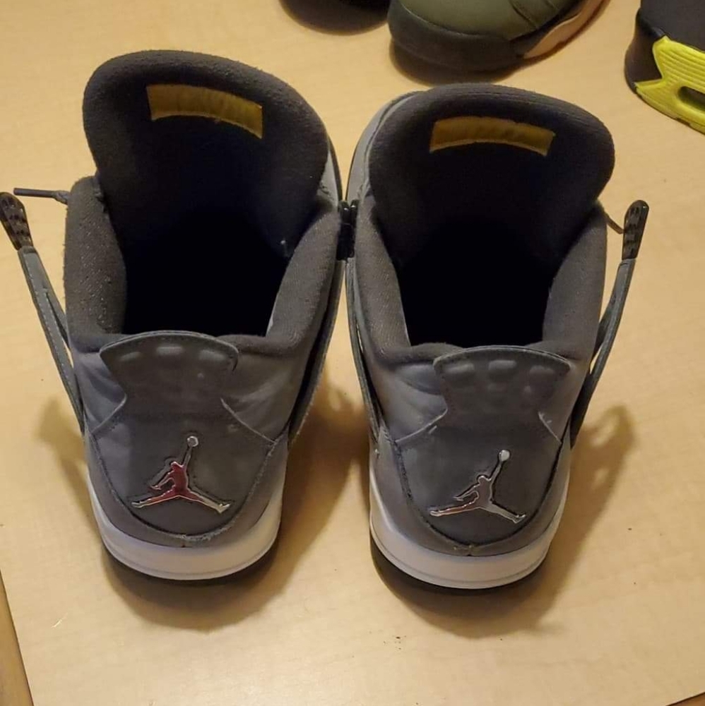 Retro 4s - Picture 2 of 2